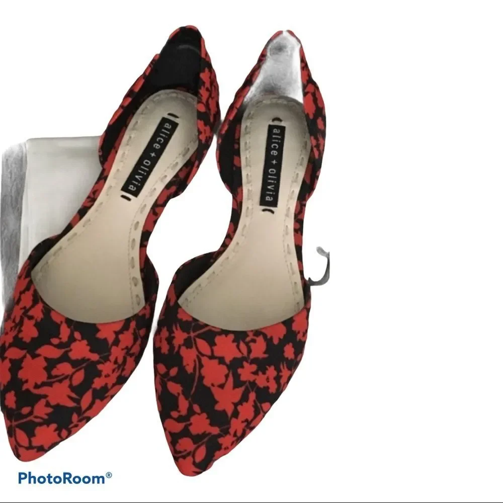 Alice + Olivia Red & Black Graphic floral flats.
